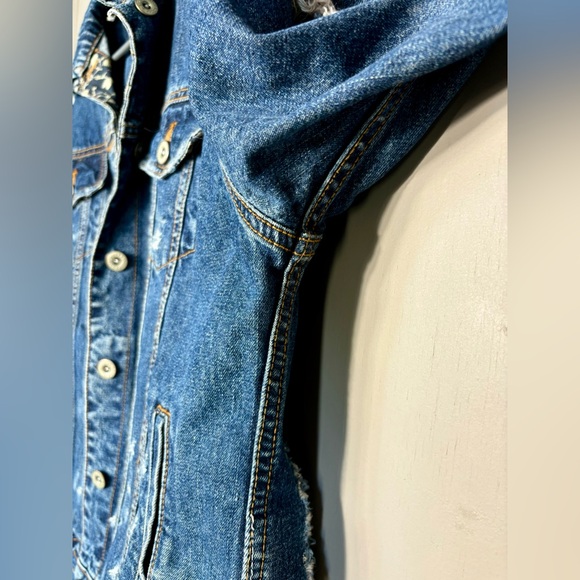 EDDIE BAUER Destroyed Jean Jacket - Picture 8 of 10